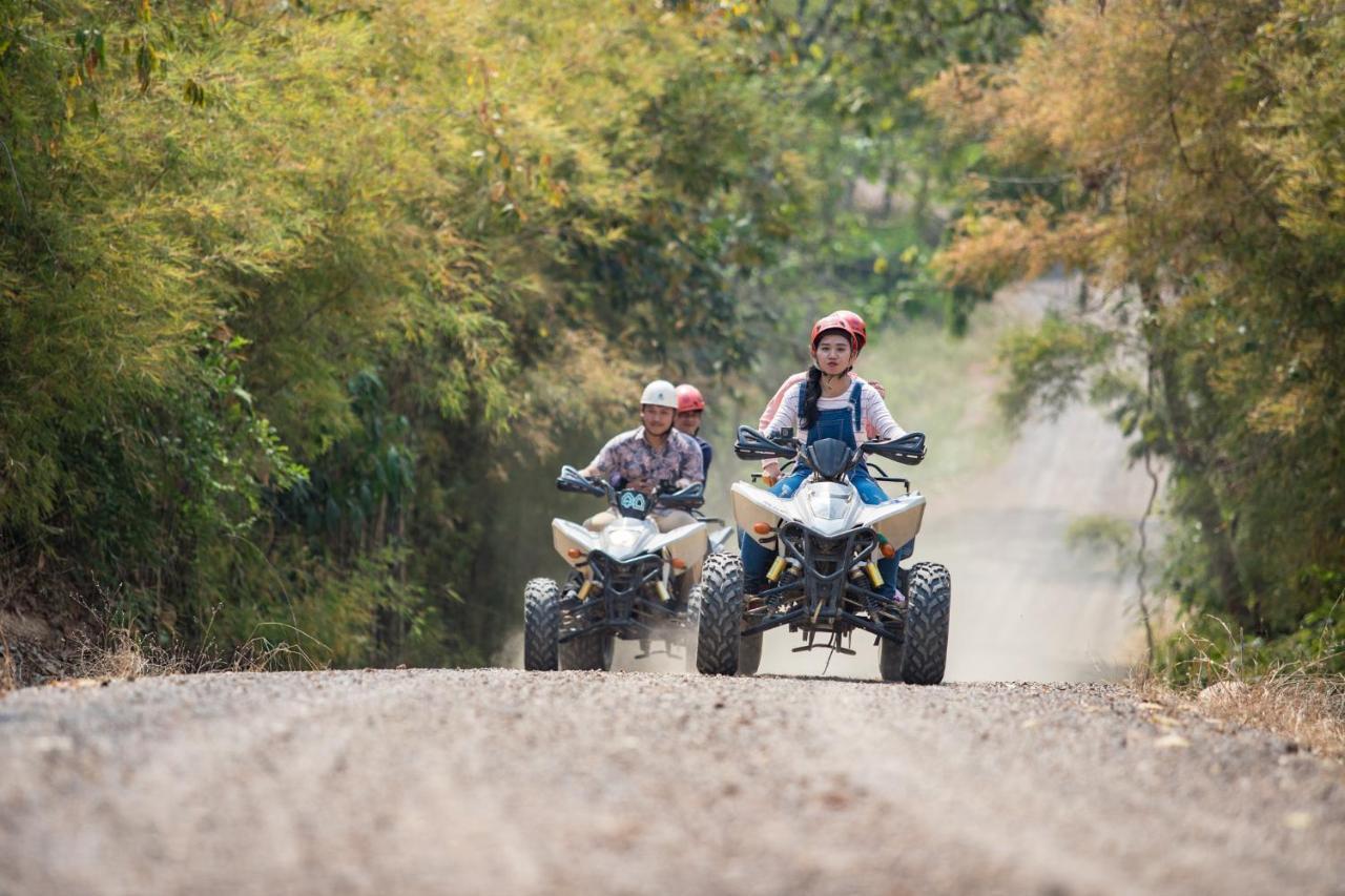Leaves Valley Resort Nong Ya Plong Esterno foto