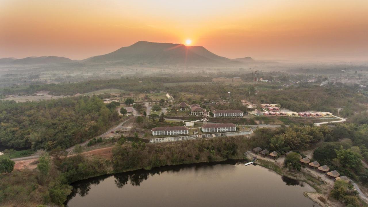 Leaves Valley Resort Nong Ya Plong Esterno foto