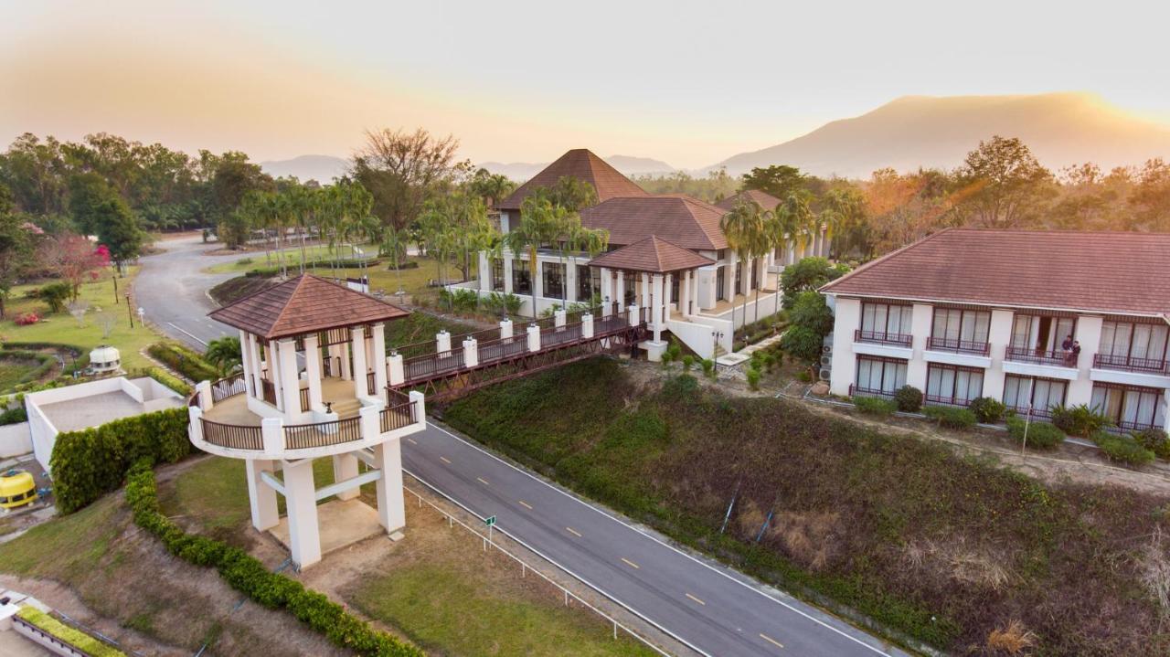 Leaves Valley Resort Nong Ya Plong Esterno foto