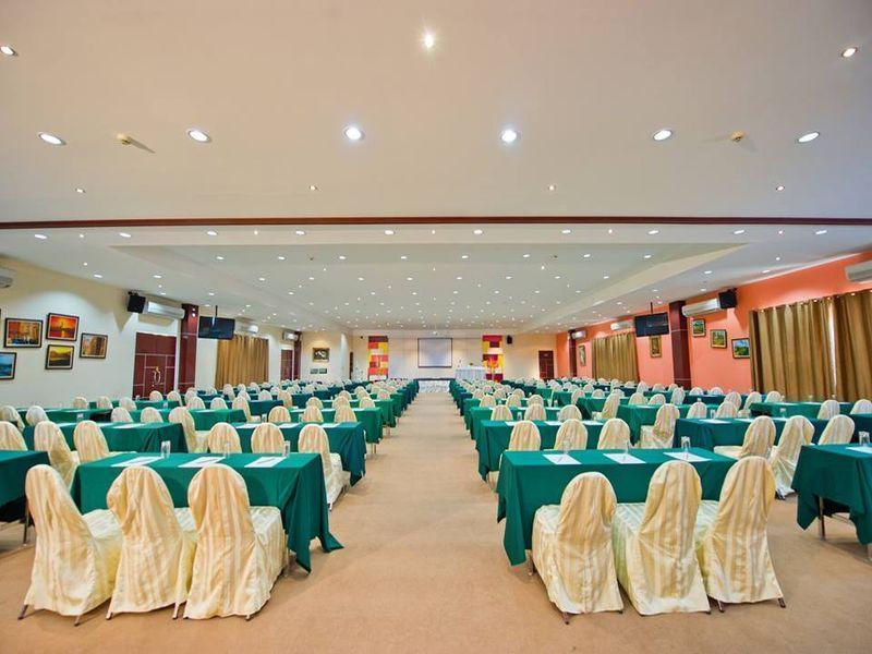 Leaves Valley Resort Nong Ya Plong Esterno foto